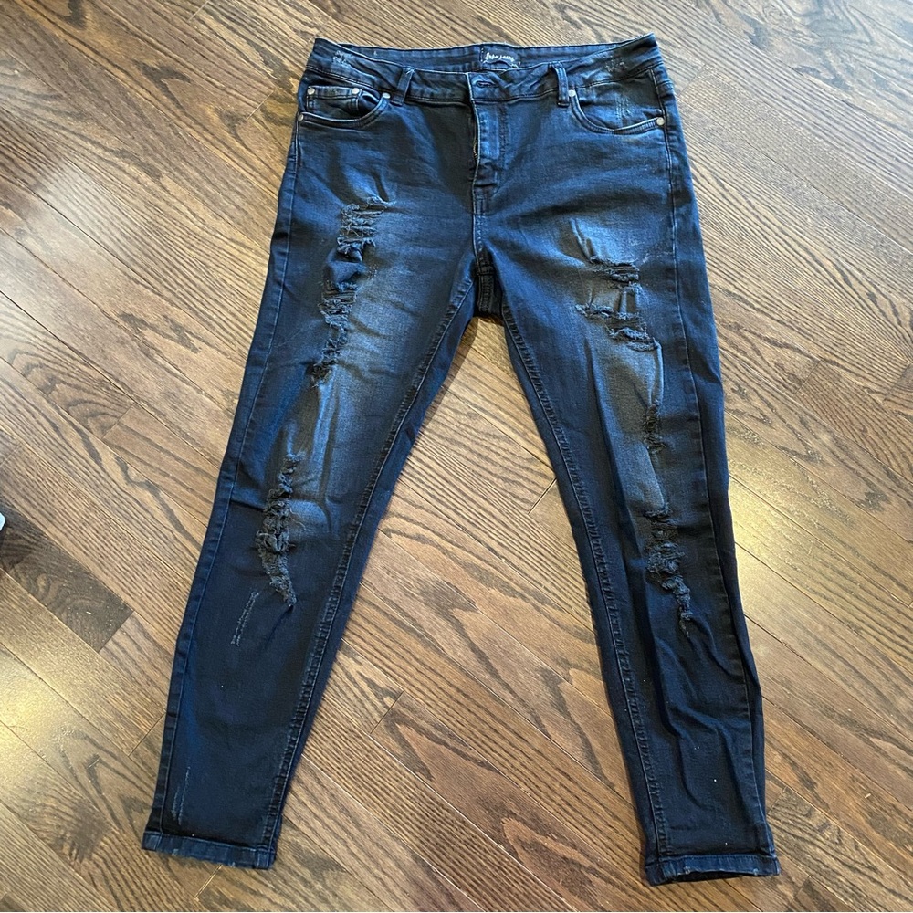 D-VAULT - Woman’s Suko Distressed Jeans